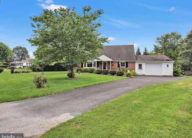 Property at 214 Reifsnyder Rd, Lititz, PA 17543, 4 beds, 2 baths