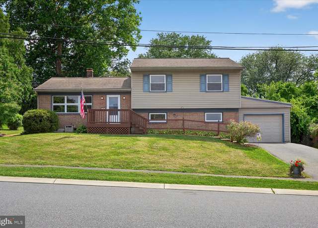 Property at 102 Broadmoor Dr, Willow Street, PA 17584, 3 beds, 1.5 baths