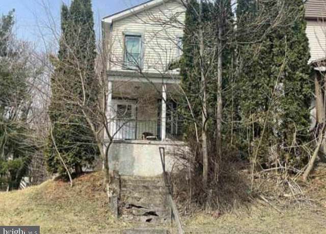 Property at 513 N Irving Ave, Scranton, PA 18510, 3 beds, 1 bath