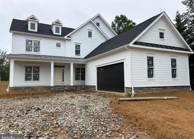Property at 3608 Center Dr, Alexandria, VA 22309, 4 beds, 4.5 baths