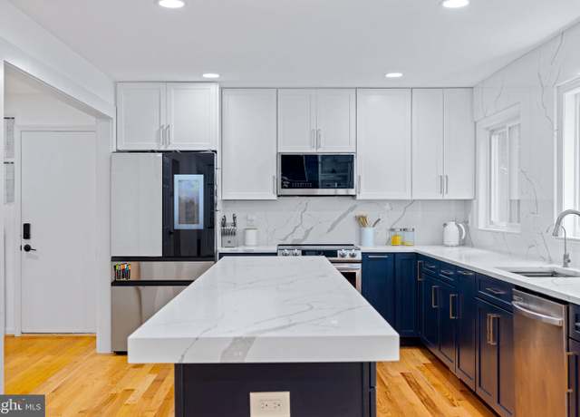 Property at 10809 Dayflower Ct, Reston, VA 20191, 4 beds, 3.5 baths
