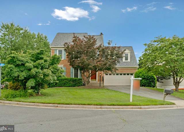 Property at 46409 Woodlake Pl, Sterling, VA 20165, 4 beds, 2.5 baths