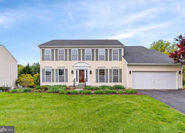 Property at 346 Mourning Dove Dr, Newark, DE 19711, 5 beds, 2.5 baths