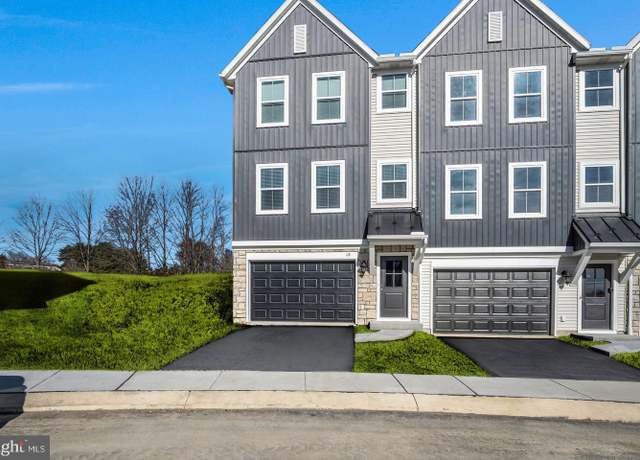 Property at 18 Morgan Cir Unit 006-01, Carlisle, PA 17013, 3 beds, 2.5 baths