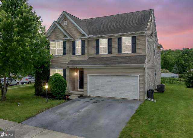 Property at 201 Adobe Dr, Middletown, PA 17057, 4 beds, 2.5 baths