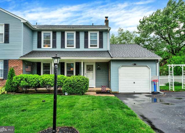 Property at 516 Woodbridge Cir, Harleysville, PA 19438, 3 beds, 1.5 baths