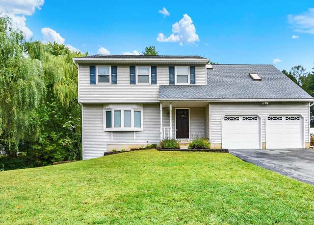 Property at 510 Ramblewood Dr, Easton, PA 18040, 4 beds, 2.5 baths