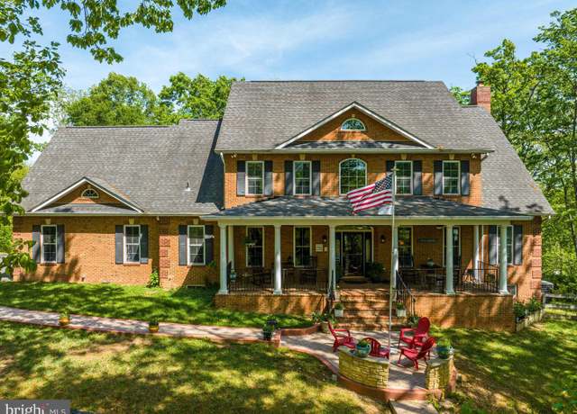 Property at 520 Clagett St SW, Leesburg, VA 20175, 4 beds, 3.5 baths