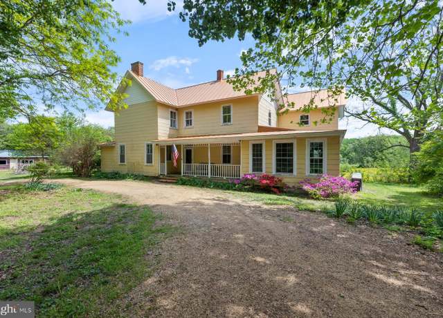 Property at 352 Ferry Landing Rd, Oak Grove, VA 22443, 3 beds, 3.5 baths