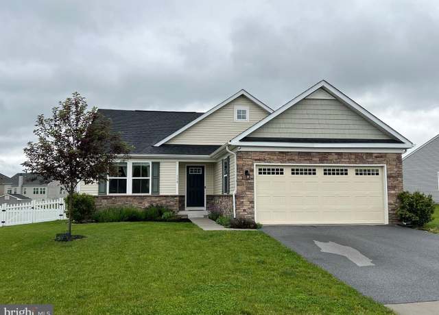 Property at 138 Laxfield Ct, Martinsburg, WV 25405, 3 beds, 2 baths