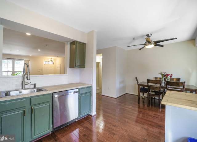 Property at 3709 Forest Glenn Ct, Suitland, MD 20746, 3 beds, 3 baths