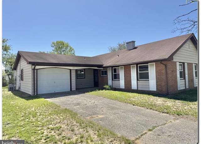 Property at 10 Bancroft Ln, Willingboro, NJ 08046, 3 beds, 2 baths