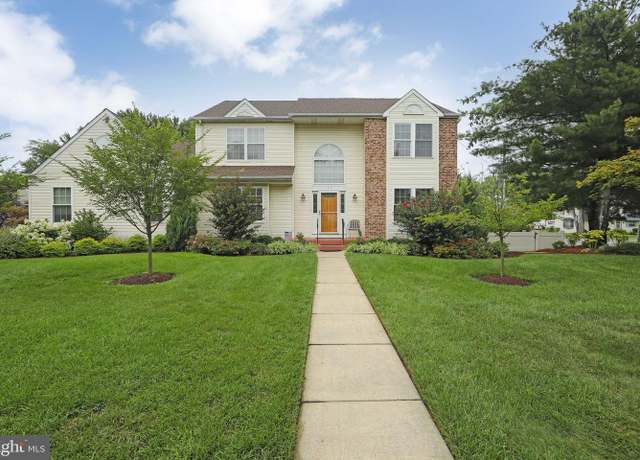 Property at 17 Isaac Ln, Cherry Hill, NJ 08002, 3 beds, 2.5 baths
