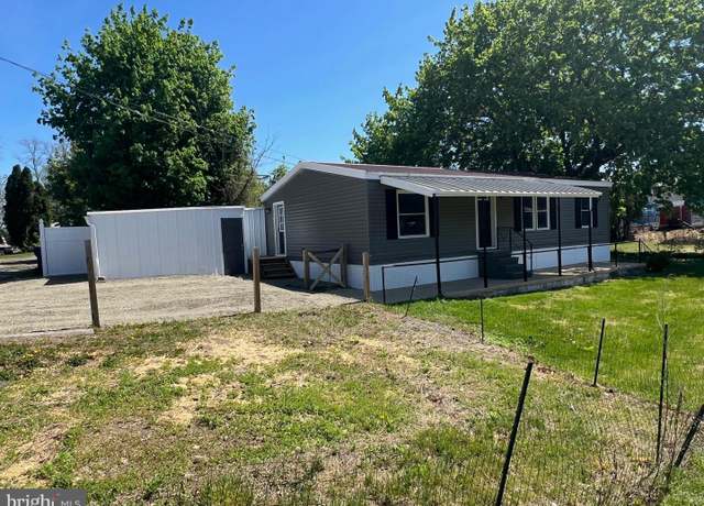 Property at 12 Ballfield Ln, Fleetwood, PA 19522, 3 beds, 2 baths