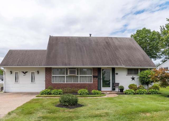 Property at 15 Venture Ln, Levittown, PA 19054, 4 beds, 2 baths