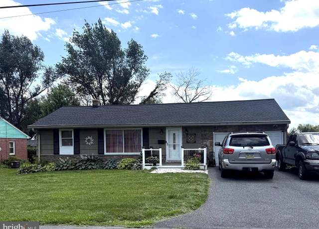 Property at 420 Redwood Dr, Lancaster, PA 17603, 4 beds, 1.5 baths
