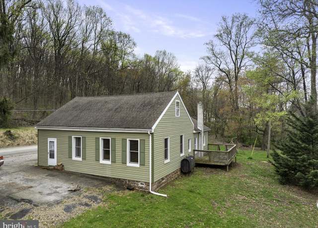 Property at 8839 Maple Grove Rd, Abbottstown, PA 17301, 3 beds, 1 bath