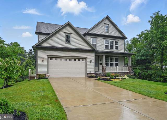 Property at 7621 Leonard Dr, Falls Church, VA 22043, 8 beds, 6.5 baths