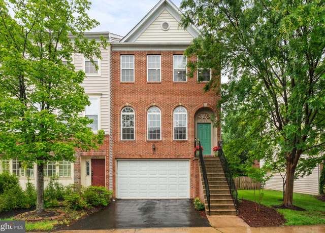 Property at 6737 Applemint Ln, Alexandria, VA 22310, 3 beds, 2.5 baths