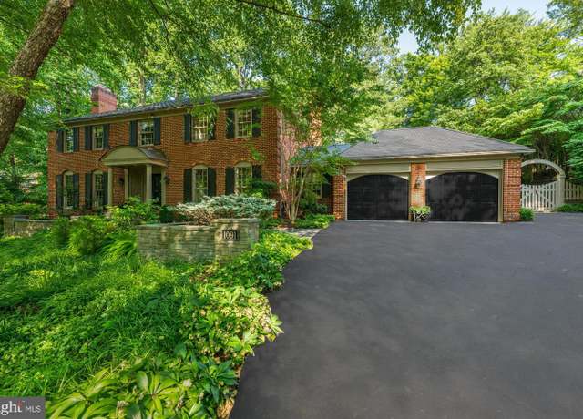 Property at 1091 Old Cedar Rd, Mclean, VA 22102, 4 beds, 4.5 baths