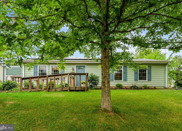 Property at 719 N Belfort St, Sterling, VA 20164, 3 beds, 2 baths