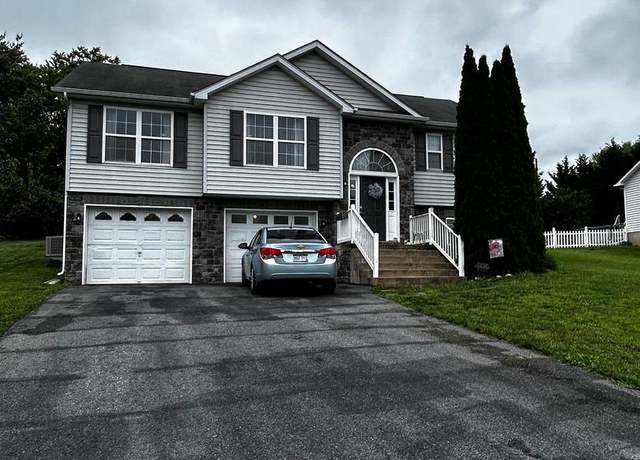 Property at 202 Dinali Dr, Martinsburg, WV 25403, 3 beds, 2 baths