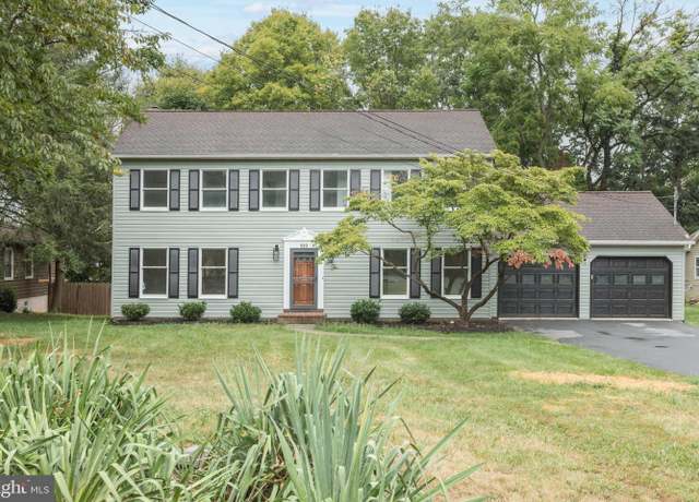 Property at 919 Hillcrest, Martinsburg, WV 25401, 4 beds, 2.5 baths