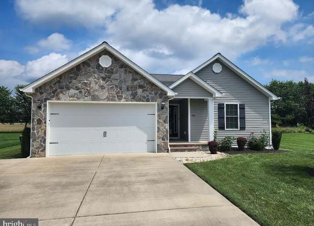 Property at 194 Cattle Dr, Felton, DE 19943, 3 beds, 2 baths