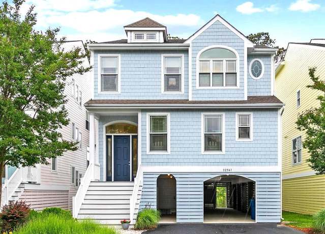 Property at 32561 Heron Cir #13, Bethany Beach, DE 19930, 5 beds, 3.5 baths