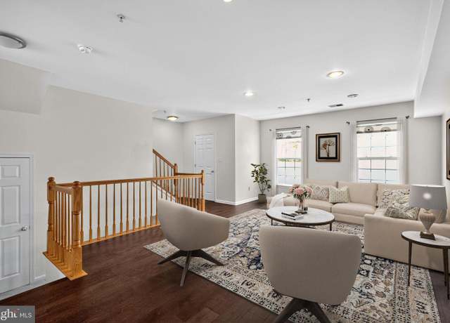 Property at 11357 King George Dr #10, Wheaton, MD 20902, 3 beds, 2.5 baths
