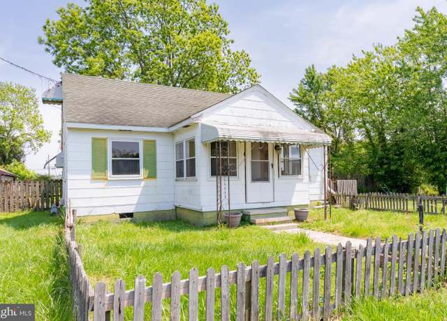 Property at 207 Purnell St, Snow Hill, MD 21863, 3 beds, 1 bath
