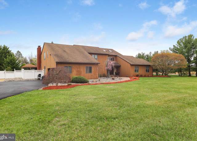 Property at 700 Cox Rd, Moorestown, NJ 08057, 4 beds, 3.5 baths