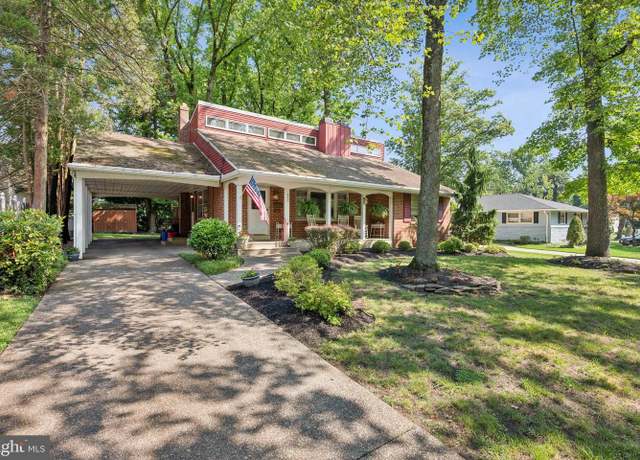 Property at 633 S Edge Park Dr, Haddonfield, NJ 08033, 4 beds, 2.5 baths