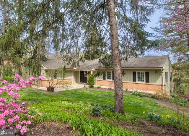 Property at 110 Clubhouse Dr, Bernville, PA 19506, 3 beds, 2.5 baths