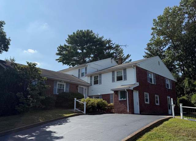 Property at 611 W Woodland Ave, Springfield, PA 19064, 6 beds, 3.5 baths
