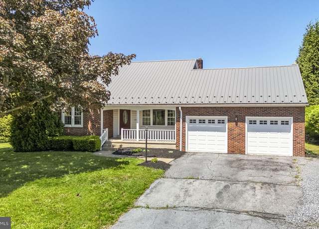 Property at 200 W Main St, Reinholds, PA 17569, 4 beds, 2 baths