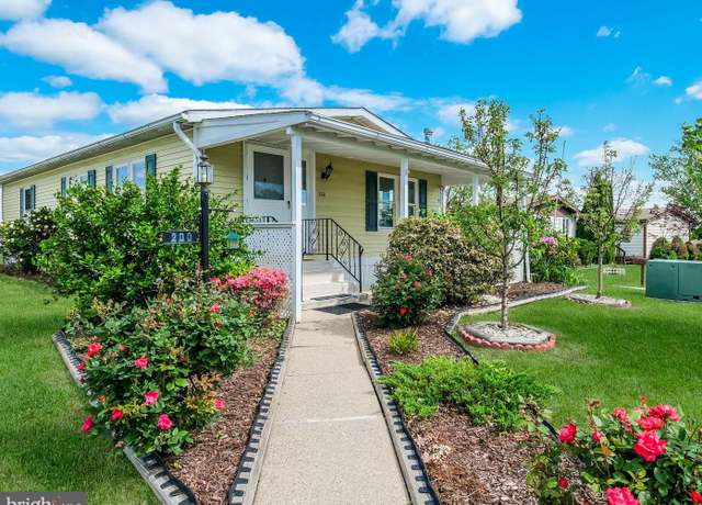 Property at 200 Highland Ct, North Wales, PA 19454, 2 beds, 2 baths
