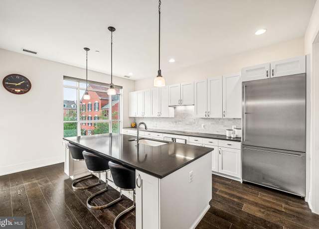 Property at 410 S Front St #209, Philadelphia, PA 19147, 4 beds, 3.5 baths