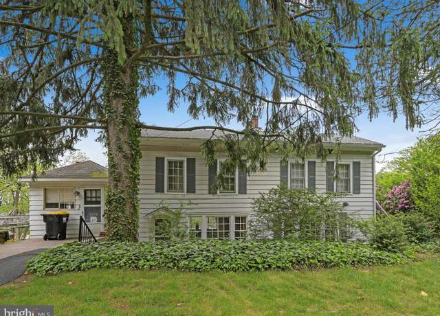 Property at 2240 Mahantongo St, Pottsville, PA 17901, 3 beds, 2.5 baths