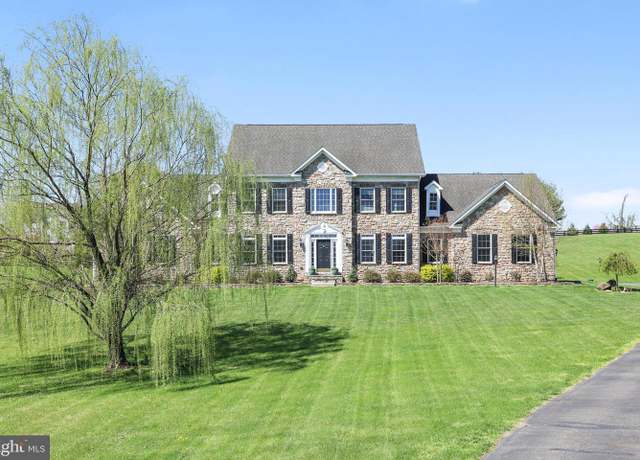 Property at 16516 Goldencrest Cir, Purcellville, VA 20132, 5 beds, 3.5 baths