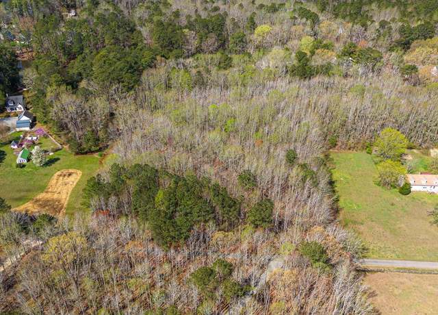 Property at 17 Pine Reach Dr, Kilmarnock, VA 22482
