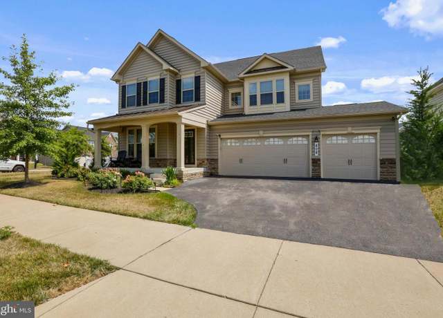 Property at 808 Central Ave, Brunswick, MD 21716, 6 beds, 6.5 baths