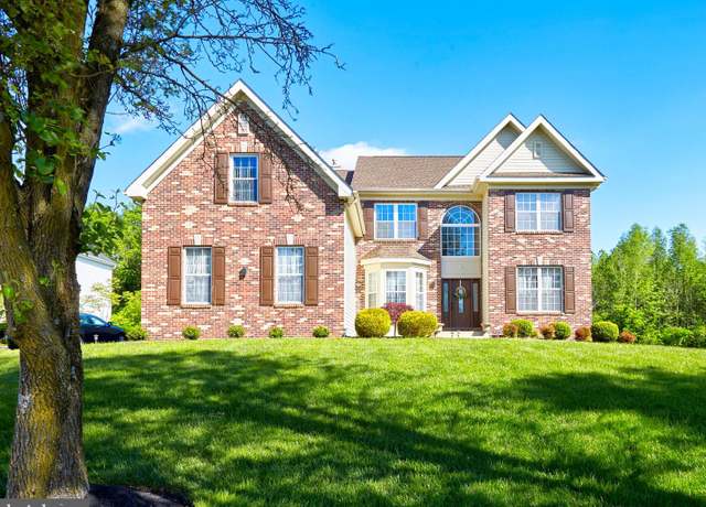 Property at 28 Autumnwood Ln, Mount Laurel, NJ 08054, 4 beds, 3.5 baths