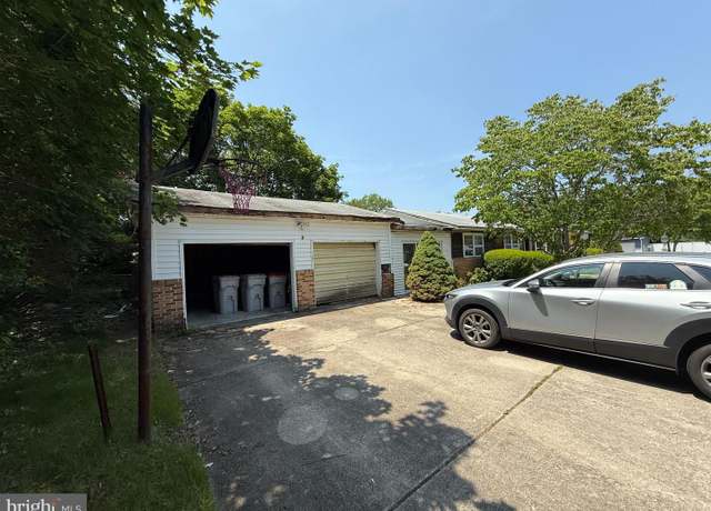 Property at 574 Juliana Dr, Vineland, NJ 08360, 4 beds, 2 baths