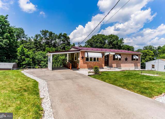 Property at 3 Maple Ave, Carlisle, PA 17013, 3 beds, 1 bath