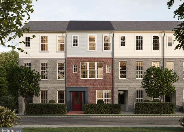 Property at 3 Sage St, Carlisle, PA 17015, 3 beds, 2.5 baths