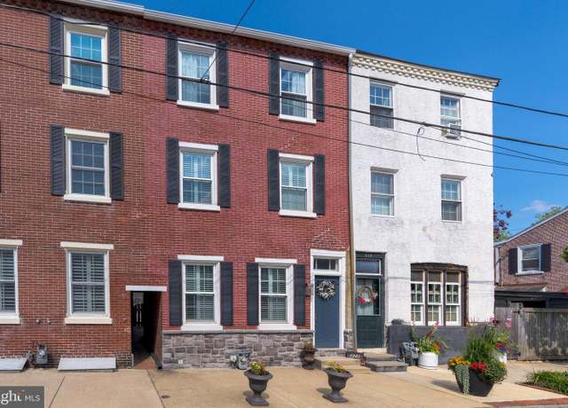 Property at 321 N Darlington St, West Chester, PA 19380, 3 beds, 1 bath