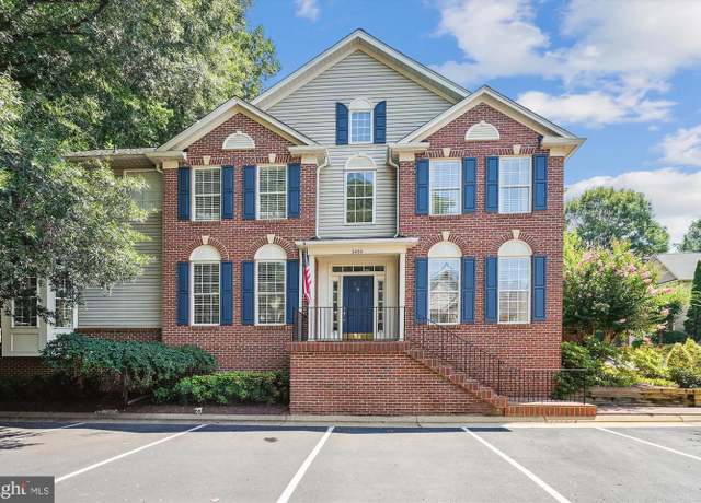 Property at 3454 Barristers Keepe Cir, Fairfax, VA 22031, 5 beds, 3.5 baths