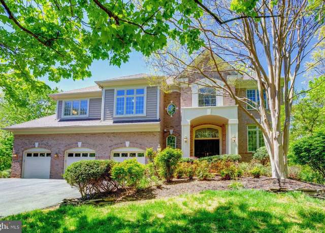 Property at 12016 Creekbend Dr, Reston, VA 20194, 7 beds, 4.5 baths