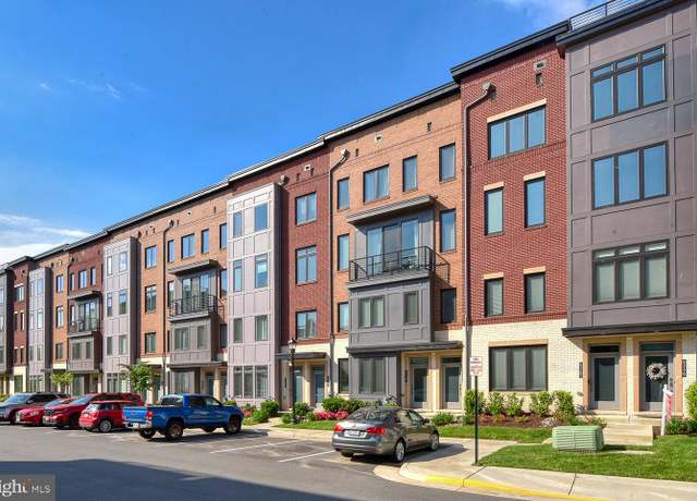 Property at 43185 Mongold Sq, Ashburn, VA 20148, 3 beds, 2.5 baths